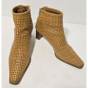 Stuart Weitzman Woven Leather Ankle Boots Booties Women's US 8 Designer